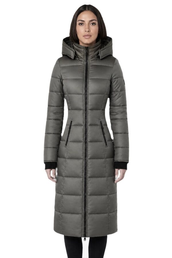 Lange dames winterjas Alexa in groen met capuchon en ritssluiting, geschikt voor koude winterdagen, van Versano.