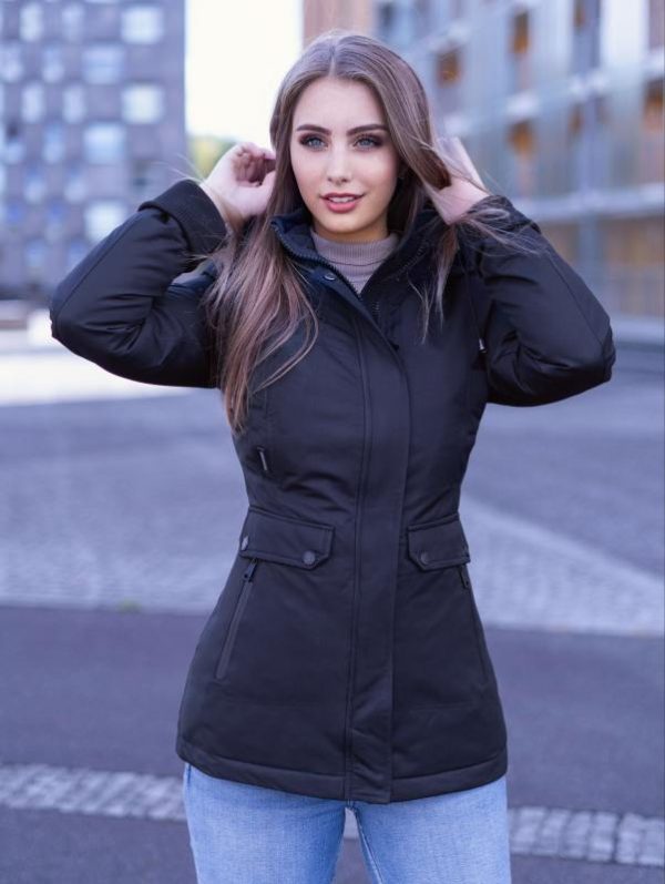 ladies winter coat with fur collar Jessica black with magnetic button closure Versano